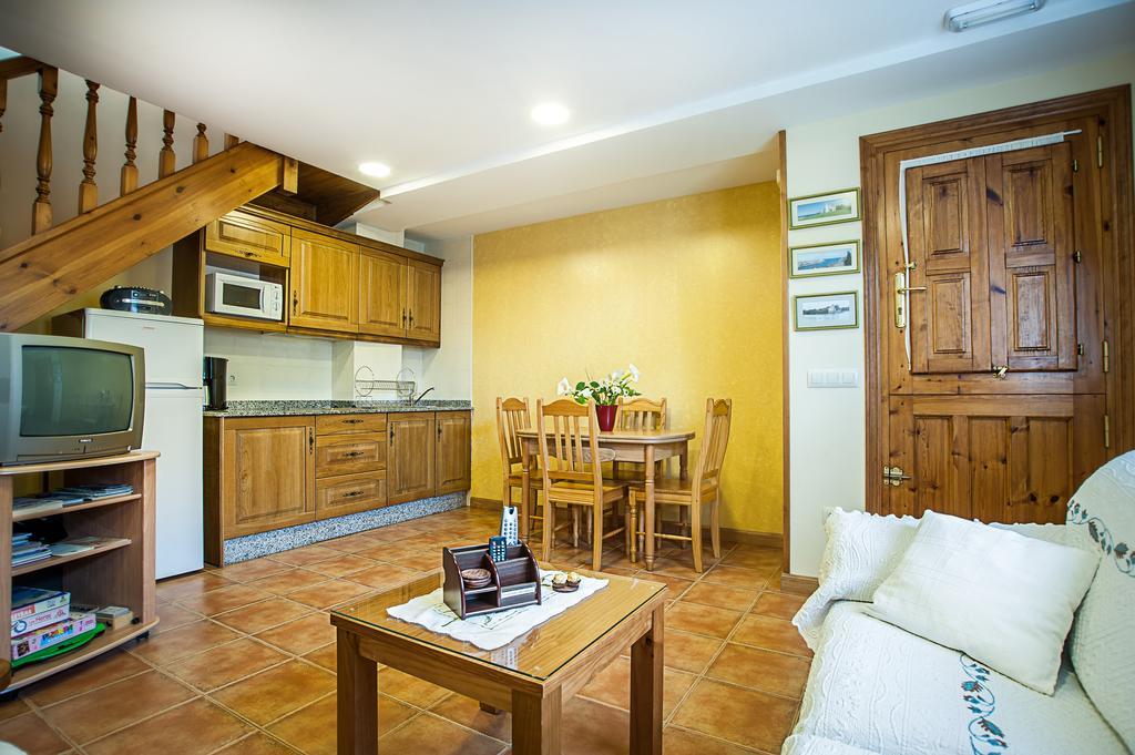 Apartamentos El Pradon De Santa Marina Parres de Llanes Værelse billede