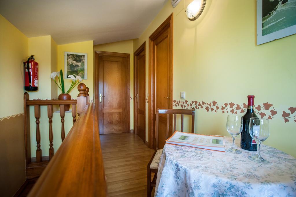 Apartamentos El Pradon De Santa Marina Parres de Llanes Værelse billede