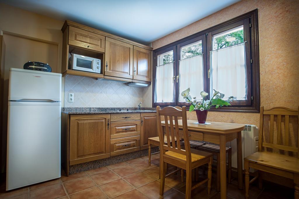 Apartamentos El Pradon De Santa Marina Parres de Llanes Værelse billede