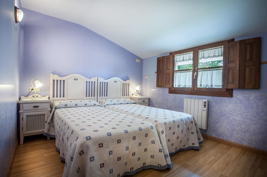 Apartamentos El Pradon De Santa Marina Parres de Llanes Værelse billede